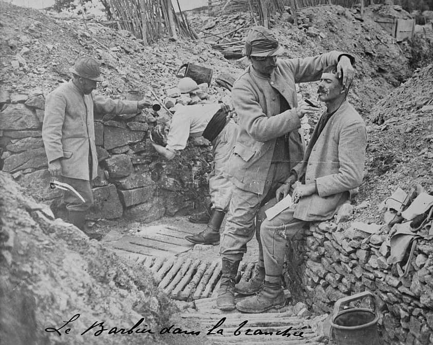 Barbier_français_tranchées-s